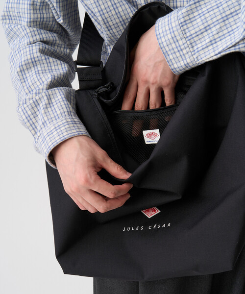DANTON(ダントン)の「JULES CESAR - CORDURA Canvas Shoulder Bag(ショルダーバッグ・レディース・ブルー系その他/ブラック/オレンジ系その他/ダークグレー/グレイッシュベージュ/ダークブラウン・-)」の9枚目の写真