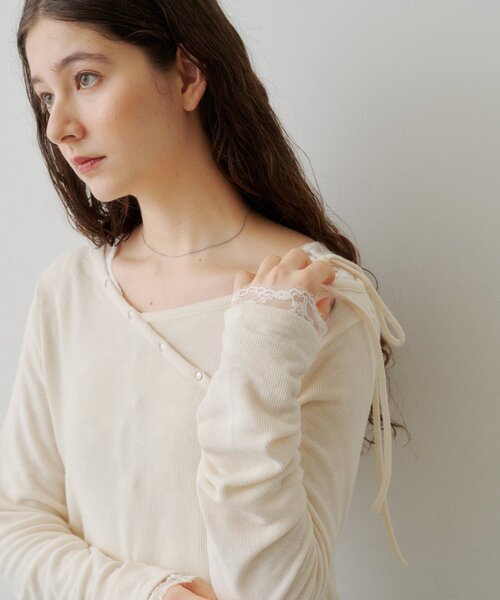 Kastane(カスタネ)の「【WEB限定】スタッズデザイントップス(Tシャツ/カットソー・レディース・ブラック/アイボリー/グレー・FREE)」の4枚目の写真