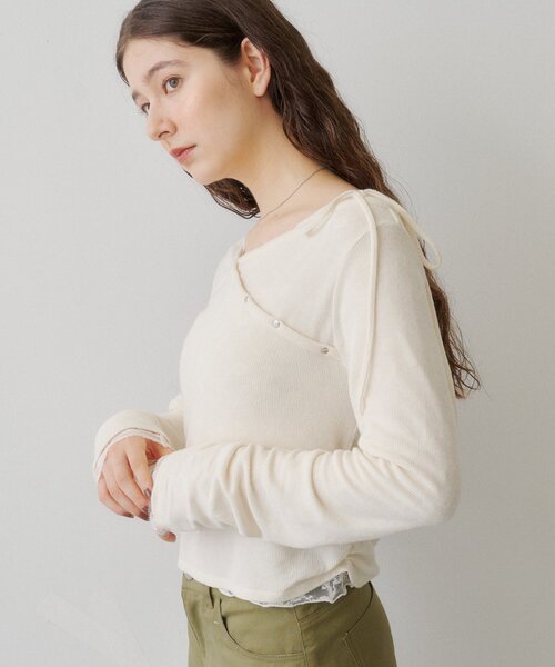 Kastane(カスタネ)の「【WEB限定】スタッズデザイントップス(Tシャツ/カットソー・レディース・ブラック/アイボリー/グレー・FREE)」の6枚目の写真