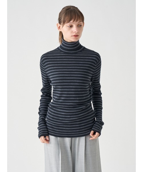 JOHN SMEDLEY(ジョンスメドレー)の「リブタートルネック ボーダー柄長袖ニットプルオーバー(ニット/セーター・レディース・その他・S)」の1枚目の写真