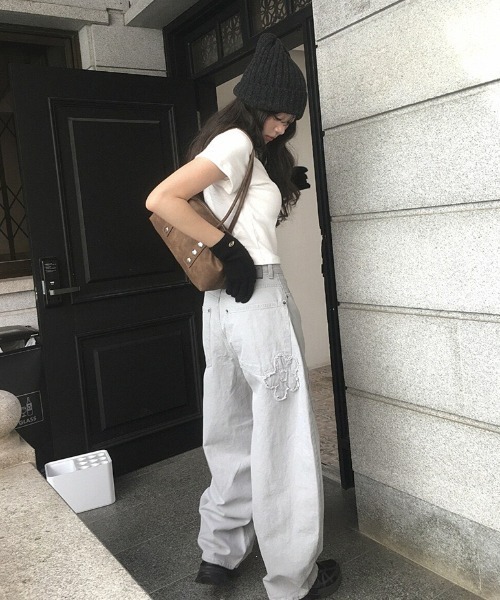 LAMPOON(ランプーン)の「フラワーデニムパンツ(デニムパンツ・レディース・グレー・LARGE/MEDIUM/SMALL)」の12枚目の写真