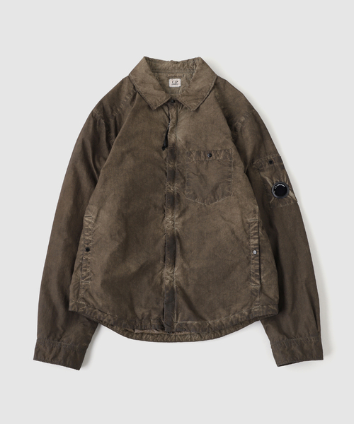 C.P. COMPANY(シーピーカンパニー)の「C.P.Company / シーピーカンパニー FLATT NYLON PADDED ZIPPED OS(その他アウター・メンズ・ブラウン・LARGE/MEDIUM)」の1枚目の写真