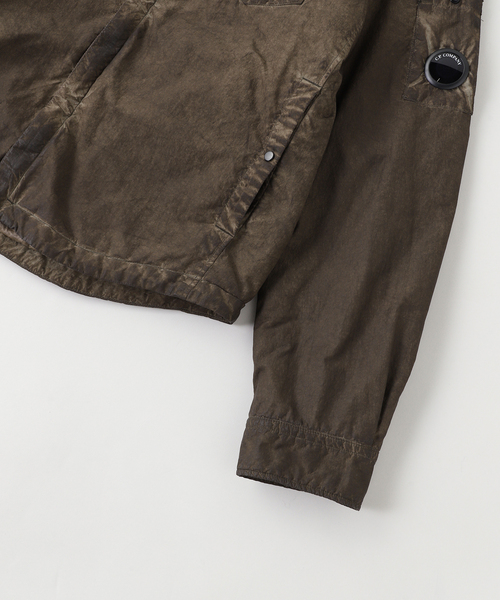 C.P. COMPANY(シーピーカンパニー)の「C.P.Company / シーピーカンパニー FLATT NYLON PADDED ZIPPED OS(その他アウター・メンズ・ブラウン・LARGE/MEDIUM)」の6枚目の写真