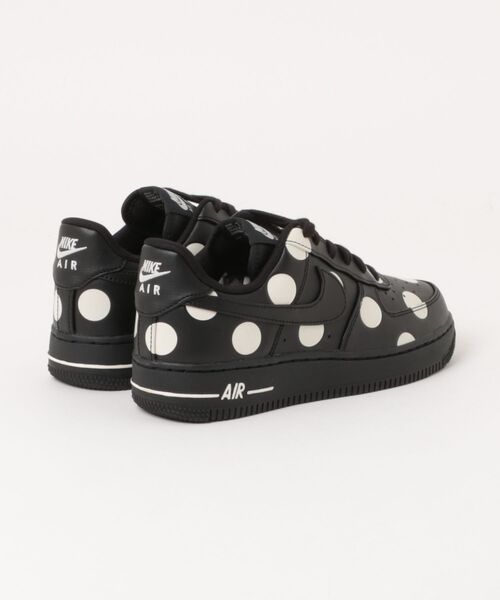 emmi（エミ）の「【NIKE】W AIR FORCE 1 '07（スニーカー・レディース・ブラック・23/24/25/25.5/24.5/23.5）」の2枚目の写真