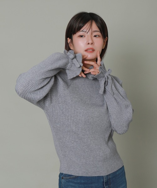 libelle more(リベル モア)の「フリル襟袖リボンニットトップス(ニット/セーター・レディース・杢グレー/オフホワイト/オリーブ/イエロー/ブラック・L/M)」の3枚目の写真