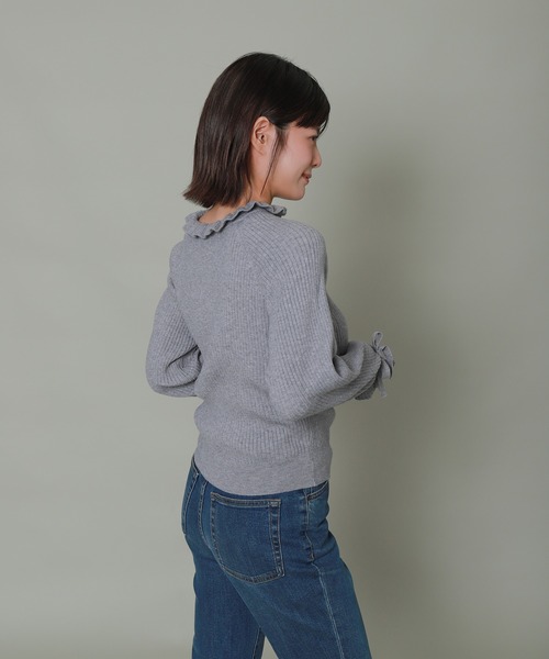 libelle more(リベル モア)の「フリル襟袖リボンニットトップス(ニット/セーター・レディース・杢グレー/オフホワイト/オリーブ/イエロー/ブラック・L/M)」の14枚目の写真