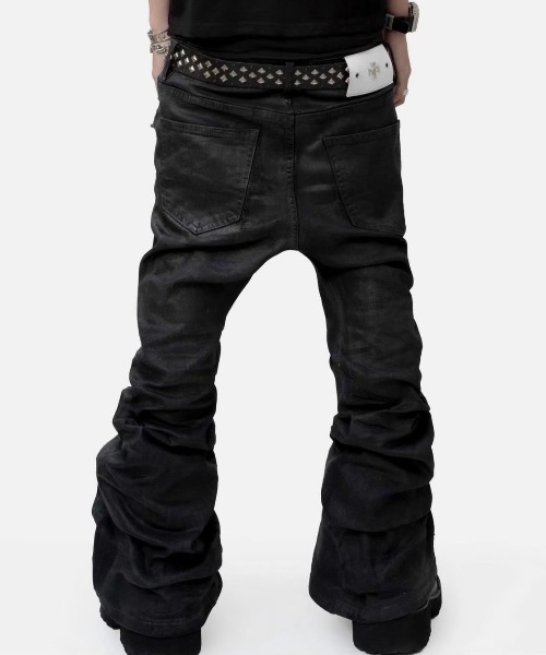 The Lowkey Club（ザロウキークラブ）の「【LOWKEY CLUB】FLARED COATED JEANS / 【ロウキー クラブ】コーティングフレアデニムパンツ（デニムパンツ・メンズ・ブラック・S/M）」の5枚目の写真