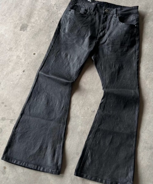 The Lowkey Club（ザロウキークラブ）の「【LOWKEY CLUB】FLARED COATED JEANS / 【ロウキー クラブ】コーティングフレアデニムパンツ（デニムパンツ・メンズ・ブラック・S/M）」の7枚目の写真