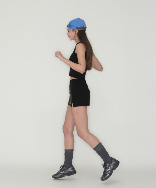 THIRSTYCLUB(サースティークラブ)の「Round logo sleeveless - Black(Tシャツ/カットソー・レディース・その他・FREE)」の3枚目の写真