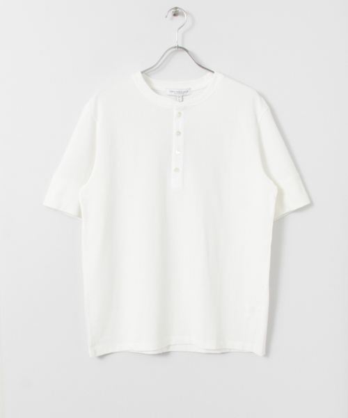 URBAN RESEARCH(アーバンリサーチ)の「UR 強撚鹿の子ヘンリー(Tシャツ/カットソー・メンズ・ホワイト/ネイビー・MEDIUM/LARGE)」の8枚目の写真
