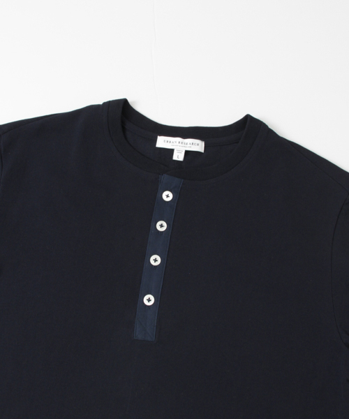 URBAN RESEARCH(アーバンリサーチ)の「UR 強撚鹿の子ヘンリー(Tシャツ/カットソー・メンズ・ホワイト/ネイビー・MEDIUM/LARGE)」の9枚目の写真