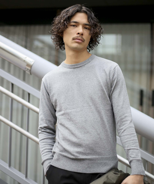 Denime（ドゥニーム）の「カシミアミックスクルーネックニット（ニット/セーター・メンズ・カーキ/ネイビー/グレー/ホワイト/レッド・LARGE/X-LARGE/MEDIUM）」の2枚目の写真