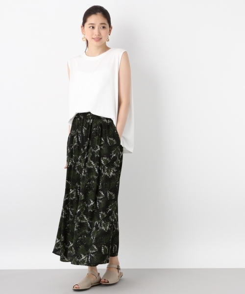 LEPSIM（レプシィム）の「キノウツキバックフレアノースリーブ　802575（タンクトップ・レディース・ブラック/パープル/オフホワイト・FREE）」の4枚目の写真