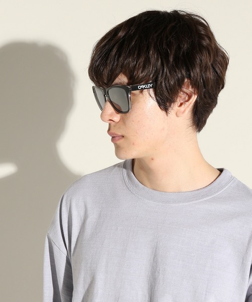OAKLEY（オークリー）の「OAKLEY / オークリー : FROGSKINS#（サングラス・メンズ・ブラック/レッド・FREE）」の6枚目の写真