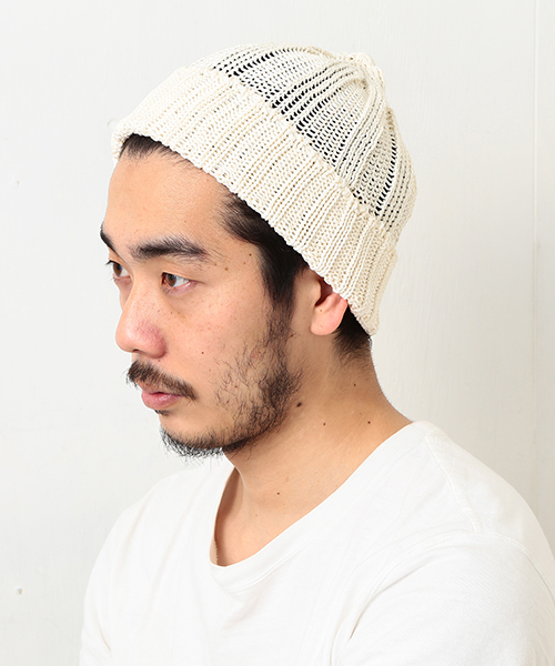 BEAMS PLUS(ビームスプラス)の「BEAMS PLUS / コットンリブワッチキャップ (ニットキャップ/ビーニー・メンズ・ナチュラル/ブラック/ネイビー/グレー・ONE SIZE)」の4枚目の写真