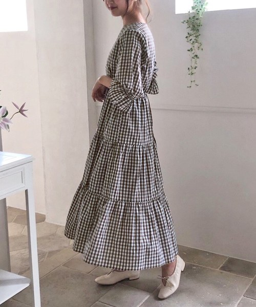 one after another NICE CLAUP（ワンアフターアナザーナイスクラップ）の「カシュクールティアードロングワンピース（ワンピース・レディース・モカ/ブラウン系その他・FREE）」の9枚目の写真