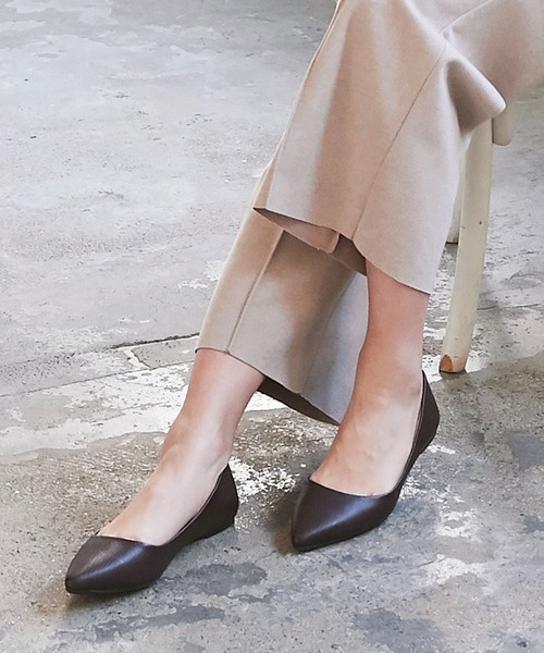 KOBE LETTUCE（コウベレタス）の「ポインテッドトゥベーシックフラットパンプス（パンプス・レディース・ブラック/パイソン/テラコッタ/グレイッシュベージュ/その他/レオパード/グリーン/パープル/ブラウン系その他/ピンク/シルバー/ブラウン/イエロー/ライトグリーン/その他1/ホワイト系その他/ピンク系その他/ホワイト/ブラック系その他/カーキ/ブラック系/ベージュ系/その他2/ホワイト系その他2・LL/S/M/L）」の8枚目の写真