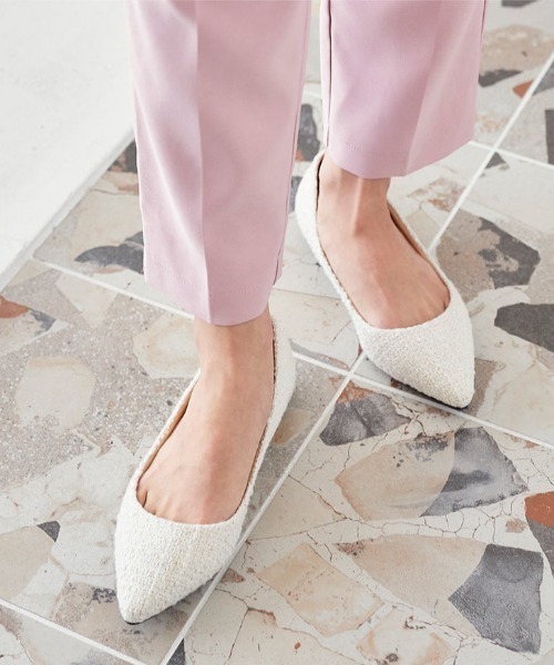 KOBE LETTUCE（コウベレタス）の「ポインテッドトゥベーシックフラットパンプス（パンプス・レディース・ブラック/パイソン/テラコッタ/グレイッシュベージュ/その他/レオパード/グリーン/パープル/ブラウン系その他/ピンク/シルバー/ブラウン/イエロー/ライトグリーン/その他1/ホワイト系その他/ピンク系その他/ホワイト/ブラック系その他/カーキ/ブラック系/ベージュ系/その他2/ホワイト系その他2・LL/S/M/L）」の4枚目の写真