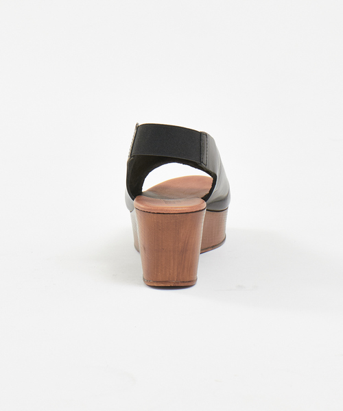 PICHE ABAHOUSE（ピシェ アバハウス）の「★ENESS/Ｖカットサンダル（サンダル・レディース・ブラック/ブラウン・37/38/36）」の9枚目の写真