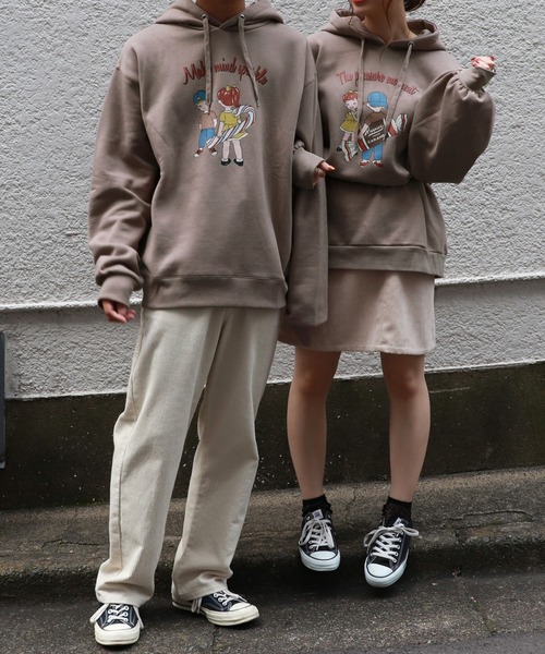 PairPair（ペアペア）の「男の子＆女の子お菓子プリントビッグパーカー（パーカー・レディース・アイボリー/モカ・FREE）」の4枚目の写真
