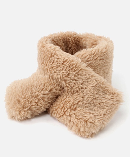 AZUL by moussy（アズールバイマウジー）の「BOA TIPPET/ボアティペット（マフラー・レディース・ブラック/ベージュ/ブラウン・FREE）」の3枚目の写真