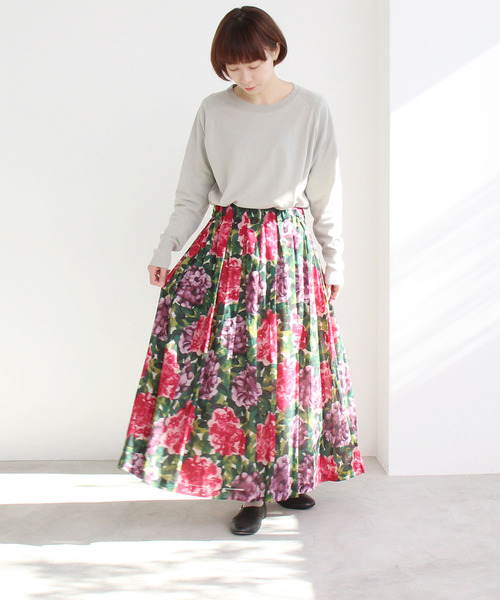 yuni（ユニ ）の「《 2020.early spring 》紫陽花プリント タックA  