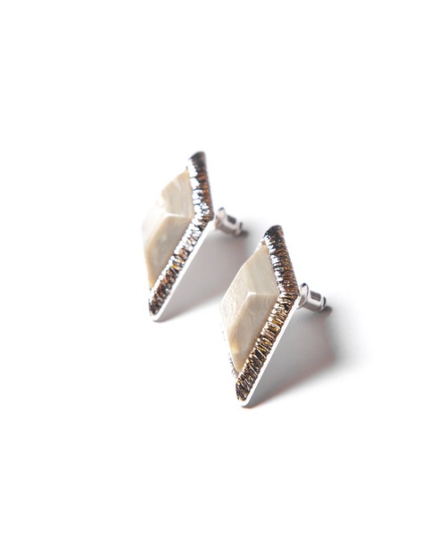 Ayler(アイラー)の「Ayler アイラー / Piace ストーンカットピアス(ピアス(両耳用)・レディース・エメラルド/グレー/ブラウン・FREE)」の9枚目の写真