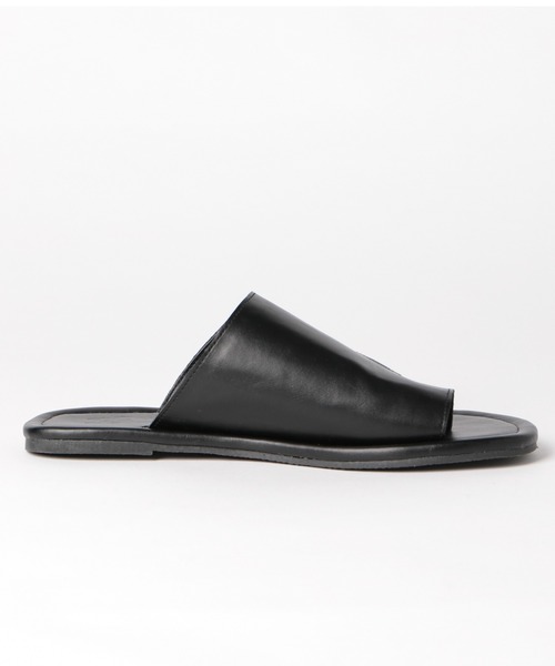 LAKOLE(ラコレ)の「トングフラットサンダル / LAKOLE(サンダル・レディース・キャメル/クリーム/ブラック・LARGE/MEDIUM)」の4枚目の写真