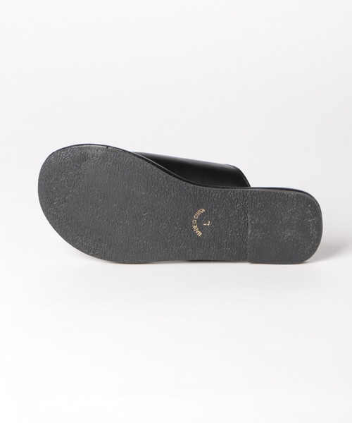 LAKOLE(ラコレ)の「トングフラットサンダル / LAKOLE(サンダル・レディース・キャメル/クリーム/ブラック・LARGE/MEDIUM)」の9枚目の写真