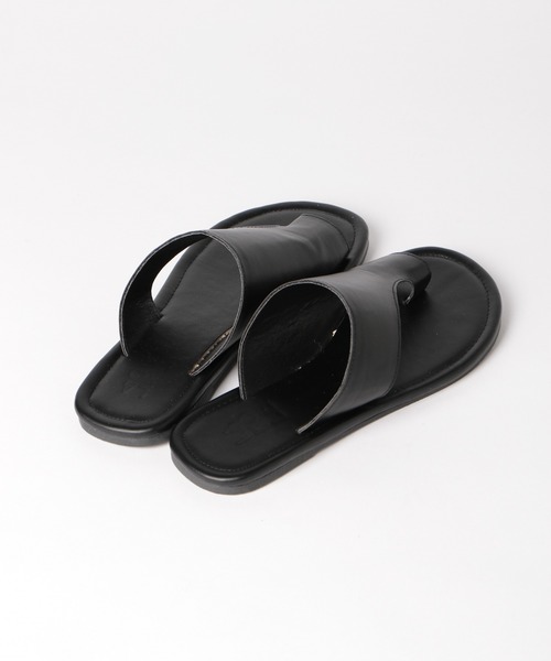 LAKOLE(ラコレ)の「トングフラットサンダル / LAKOLE(サンダル・レディース・キャメル/クリーム/ブラック・LARGE/MEDIUM)」の10枚目の写真