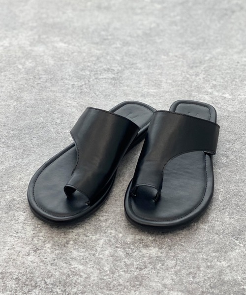 LAKOLE(ラコレ)の「トングフラットサンダル / LAKOLE(サンダル・レディース・キャメル/クリーム/ブラック・LARGE/MEDIUM)」の15枚目の写真