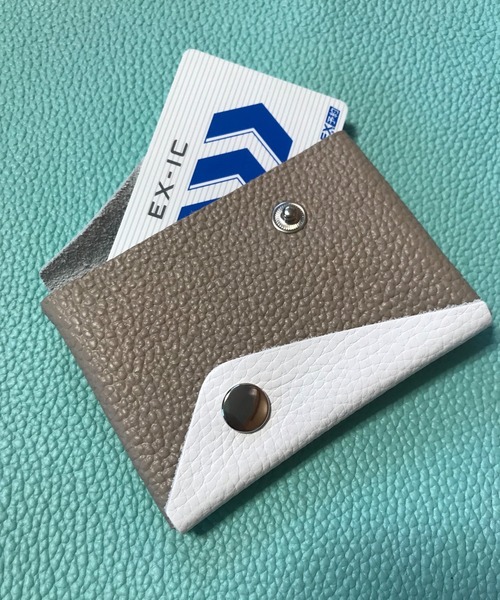 PARKS TOKYO SELECT(パークストウキョウセレクト)の「【kostikal./コスティカル】(KST)名刺入れ(名刺入れ・メンズ・キャメル/ブラック/ブラウン/ブラック系その他/チョコ/ライトグリーン/オレンジ/グレイッシュベージュ/ワイン/ブラウン系その他/ピンクゴールド/オレンジ系その他2/パープル系その他/オレンジ系その他/レッド系その他2/ブラック×パープル/ピンク系その他2/ブラウン系その他4/パープル系その他2/ブラウン系その他2/ベージュ系その他/レッド系その他/ブルー系その他2/ベージュ系その他2/ブラック系その他2/ブルー系その他/ピンク系その他/ブラウン系その他3/ネイビー系2/ベージュ系3/ベージュ系4/ベージュ系5/ベージュ系6/ネイビー系/ネイビー系1/レッド系その他6/レッド系その他7/ベージュ系/ベージュ系1/ベージュ系2/ベージュ系その他3/ベージュ系その他4/ベージュ系その他5/ベージュ系その他6/ベージュ系その他7/レッド系その他5/パープル系その他3/レッド系その他3/レッド系その他4/ブラウン系その他5/ブラック系その他3/ブルー系その他3/ピンク系1/ホワイト系その他2/ホワイト系その他3/ピンク系/ブルーグリーン/ターコイズブルー/ピンク/ネイビー/ブラック×ブラック/クリーム/ホワイト系その他/レッド/ホワイト/パープル/ターコイズブルー系/ターコイズブルー系2/ターコイズブルー系3/ピンク系2/サーモンピンク/ピンク系3/ベージュ系7/ピンク系その他3/パープル系その他4/ベージュ系8/ネイビー系3/ホワイト系その他4・ONE SIZE)」の4枚目の写真