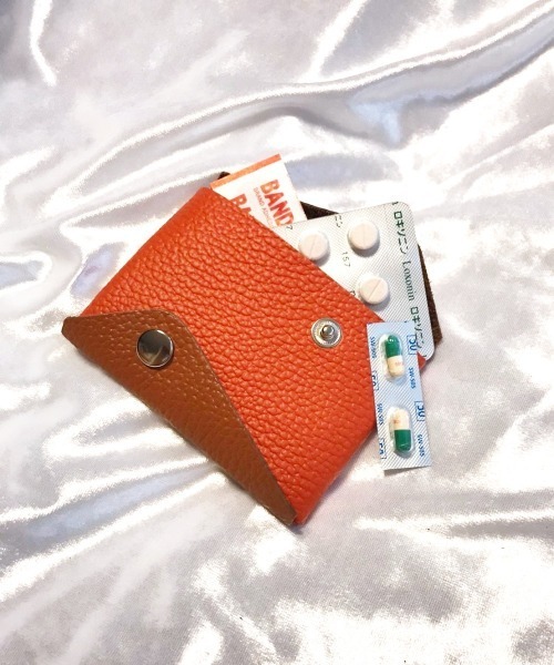 PARKS TOKYO SELECT(パークストウキョウセレクト)の「【kostikal./コスティカル】(KST)名刺入れ(名刺入れ・メンズ・キャメル/ブラック/ブラウン/ブラック系その他/チョコ/ライトグリーン/オレンジ/グレイッシュベージュ/ワイン/ブラウン系その他/ピンクゴールド/オレンジ系その他2/パープル系その他/オレンジ系その他/レッド系その他2/ブラック×パープル/ピンク系その他2/ブラウン系その他4/パープル系その他2/ブラウン系その他2/ベージュ系その他/レッド系その他/ブルー系その他2/ベージュ系その他2/ブラック系その他2/ブルー系その他/ピンク系その他/ブラウン系その他3/ネイビー系2/ベージュ系3/ベージュ系4/ベージュ系5/ベージュ系6/ネイビー系/ネイビー系1/レッド系その他6/レッド系その他7/ベージュ系/ベージュ系1/ベージュ系2/ベージュ系その他3/ベージュ系その他4/ベージュ系その他5/ベージュ系その他6/ベージュ系その他7/レッド系その他5/パープル系その他3/レッド系その他3/レッド系その他4/ブラウン系その他5/ブラック系その他3/ブルー系その他3/ピンク系1/ホワイト系その他2/ホワイト系その他3/ピンク系/ブルーグリーン/ターコイズブルー/ピンク/ネイビー/ブラック×ブラック/クリーム/ホワイト系その他/レッド/ホワイト/パープル/ターコイズブルー系/ターコイズブルー系2/ターコイズブルー系3/ピンク系2/サーモンピンク/ピンク系3/ベージュ系7/ピンク系その他3/パープル系その他4/ベージュ系8/ネイビー系3/ホワイト系その他4・ONE SIZE)」の17枚目の写真