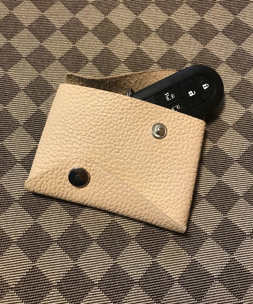 PARKS TOKYO SELECT(パークストウキョウセレクト)の「【kostikal./コスティカル】(KST)名刺入れ(名刺入れ・メンズ・キャメル/ブラック/ブラウン/ブラック系その他/チョコ/ライトグリーン/オレンジ/グレイッシュベージュ/ワイン/ブラウン系その他/ピンクゴールド/オレンジ系その他2/パープル系その他/オレンジ系その他/レッド系その他2/ブラック×パープル/ピンク系その他2/ブラウン系その他4/パープル系その他2/ブラウン系その他2/ベージュ系その他/レッド系その他/ブルー系その他2/ベージュ系その他2/ブラック系その他2/ブルー系その他/ピンク系その他/ブラウン系その他3/ネイビー系2/ベージュ系3/ベージュ系4/ベージュ系5/ベージュ系6/ネイビー系/ネイビー系1/レッド系その他6/レッド系その他7/ベージュ系/ベージュ系1/ベージュ系2/ベージュ系その他3/ベージュ系その他4/ベージュ系その他5/ベージュ系その他6/ベージュ系その他7/レッド系その他5/パープル系その他3/レッド系その他3/レッド系その他4/ブラウン系その他5/ブラック系その他3/ブルー系その他3/ピンク系1/ホワイト系その他2/ホワイト系その他3/ピンク系/ブルーグリーン/ターコイズブルー/ピンク/ネイビー/ブラック×ブラック/クリーム/ホワイト系その他/レッド/ホワイト/パープル/ターコイズブルー系/ターコイズブルー系2/ターコイズブルー系3/ピンク系2/サーモンピンク/ピンク系3/ベージュ系7/ピンク系その他3/パープル系その他4/ベージュ系8/ネイビー系3/ホワイト系その他4・ONE SIZE)」の19枚目の写真