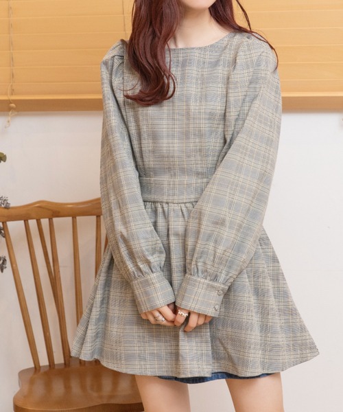 Mysa&Liina(ミーサリーナ)の「後ろリボンペプラムチュニック(チュニック・レディース・ベージュ/ブラウン/グレー・M)」の2枚目の写真