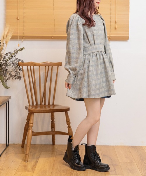 Mysa&Liina(ミーサリーナ)の「後ろリボンペプラムチュニック(チュニック・レディース・ベージュ/ブラウン/グレー・M)」の11枚目の写真