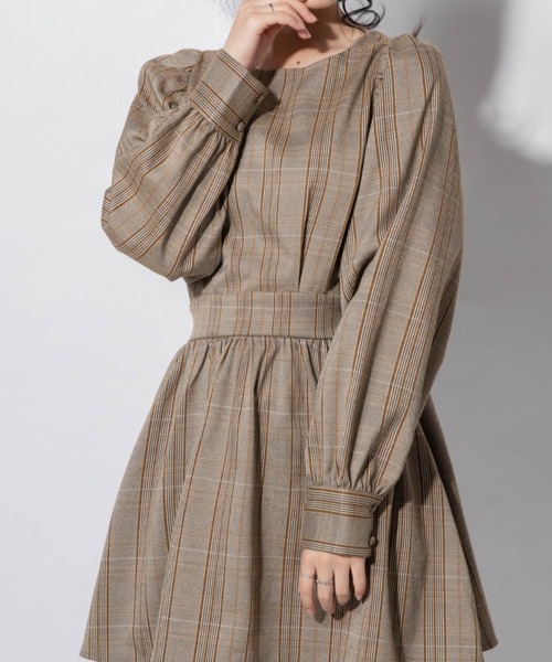 Mysa&Liina(ミーサリーナ)の「後ろリボンペプラムチュニック(チュニック・レディース・ベージュ/ブラウン/グレー・M)」の22枚目の写真