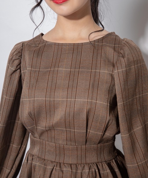 Mysa&Liina(ミーサリーナ)の「後ろリボンペプラムチュニック(チュニック・レディース・ベージュ/ブラウン/グレー・M)」の4枚目の写真