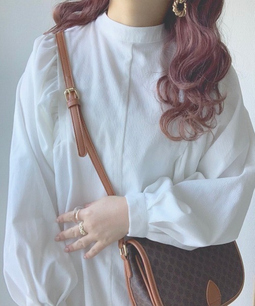 Mysa&Liina(ミーサリーナ)の「前後2WAY袖ギャザーチュニック(チュニック・レディース・チャコールグレー/ベージュ/オフホワイト/ピンク/ブルー・M)」の2枚目の写真