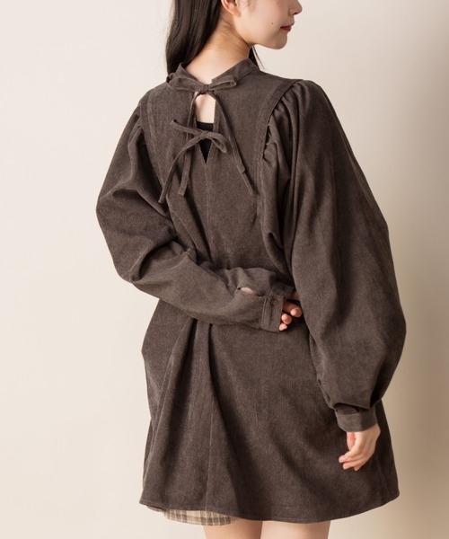 Mysa&Liina(ミーサリーナ)の「前後2WAY袖ギャザーチュニック(チュニック・レディース・チャコールグレー/ベージュ/オフホワイト/ピンク/ブルー・M)」の3枚目の写真