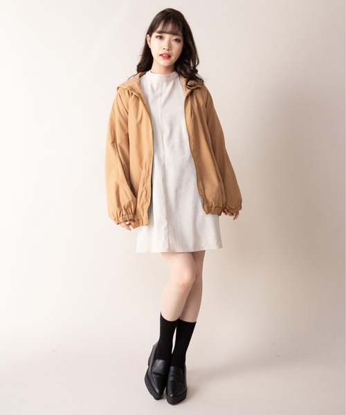 Mysa&Liina(ミーサリーナ)の「前後2WAY袖ギャザーチュニック(チュニック・レディース・チャコールグレー/ベージュ/オフホワイト/ピンク/ブルー・M)」の9枚目の写真