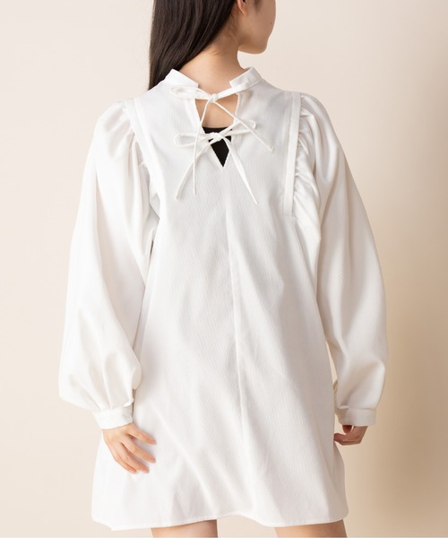 Mysa&Liina(ミーサリーナ)の「前後2WAY袖ギャザーチュニック(チュニック・レディース・チャコールグレー/ベージュ/オフホワイト/ピンク/ブルー・M)」の6枚目の写真