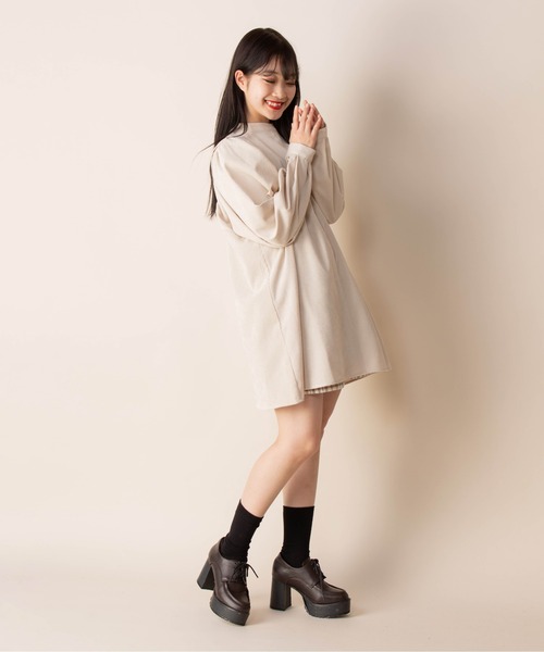 Mysa&Liina(ミーサリーナ)の「前後2WAY袖ギャザーチュニック(チュニック・レディース・チャコールグレー/ベージュ/オフホワイト/ピンク/ブルー・M)」の20枚目の写真