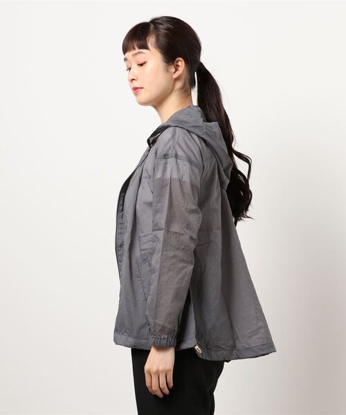 INTERPLANET（インタープラネット）の「抗菌撥水ポケッタブルブルゾン（ブルゾン・レディース・グレイッシュベージュ/チャコールグレー/ラベンダー・FREE）」の6枚目の写真