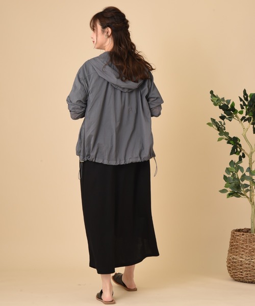 INTERPLANET（インタープラネット）の「抗菌撥水ポケッタブルブルゾン（ブルゾン・レディース・グレイッシュベージュ/チャコールグレー/ラベンダー・FREE）」の22枚目の写真