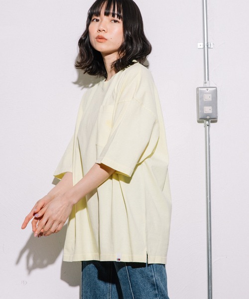 FRUIT OF THE LOOM(フルーツオブザルーム)の「刺繍ポケット付きBIGTシャツ / オーバーサイズ / ユニセックス / シンプル(Tシャツ/カットソー・メンズ・パープル/サックスブルー/イエロー/ピンク・L/XL/M/S)」の3枚目の写真