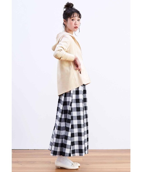 Live in comfort（リブインコンフォート）の「リブ　イン　コンフォート　フレアーラインが素敵な上品パーカー（パーカー・レディース・チャコールグレー/アイボリー・MEDIUM/LARGE/X-LARGE/XX-LARGE/XXX-LARGE/SMALL）」の6枚目の写真