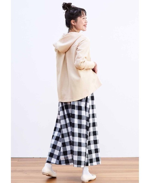 Live in comfort（リブインコンフォート）の「リブ　イン　コンフォート　フレアーラインが素敵な上品パーカー（パーカー・レディース・チャコールグレー/アイボリー・MEDIUM/LARGE/X-LARGE/XX-LARGE/XXX-LARGE/SMALL）」の7枚目の写真