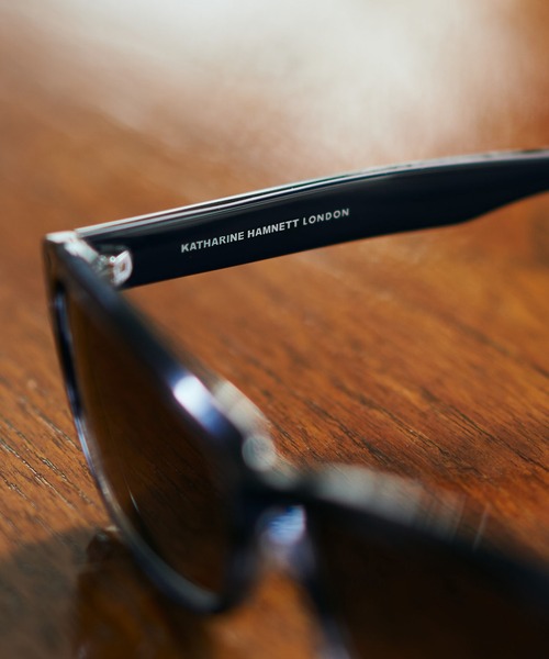 KATHARINE HAMNETT LONDON （キャサリンハムネットロンドン）の「KATHARINE HAMNETT LONDON/キャサリンハムネットロンドン サングラス ウェリントン（サングラス・メンズ・ブラック/ネイビー・FREE）」の6枚目の写真