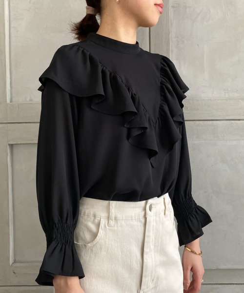 moment+(モーメントプラス)の「シフォンジョーゼットフリルブラウス(シャツ/ブラウス・レディース・カーキ/オフホワイト/ベージュ/ブラウン/ブラック・M/L)」の15枚目の写真